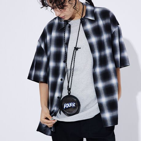 [^ԁF04500054301]PVCȂ̂ŐVтȂǃANeBuȃV[ł􂿂傱ƂoAobN̒ɓĂǂA񂩂Ԃ牺ĂǂhdlȂ̂ŁAȂǂ̃ANeBuȃV[łtgɂ̓uhS̃vgAR[f͋̕Cɍ킹Ďgp\Bꂩ̋Gߊ􂷂鎖@ԈႢȂłBR[fBl[gɍ킹Ċy߂܂ByPOLeRƂ́z2011NɃAJ(|[gh/IS)ŃX^[gPoler Camping Stuff(|[[ LsO X^bt)BfBN^[̓tHgOt@[Benji Wanger ƉfNG[^[Khama Vella2lBT[tBXP[gAXm[{[hlX悤ȃCtX^CgbvtB[hobN󂯂ACeWJBނ炪l̂́uߍȊł̃AEghAvł͂ȂAuyLvv̂悤ȃoCuX(͋CAm)Bx[VbNVvłȂVѐŜ(poler)ɒڂW܂Ă܂B