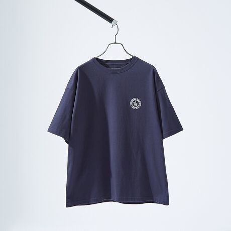 [^ԁF00500021032]ABAHOUSERouge vif̕VbvAgI AonEX琶܂ꂽjZbNXCBp[gi[₲vwƈꏏɒpĂ悤ȃX^CĂ܂BVbṽRZvgłt`X^CAzV[YB[up̂钆S玞v20܂ŕԃpsBˋ21i21E ARR.j_ƂLETRIO ABAHOUSE͂ǂ֌̂Be[}ɊX݂⃁bZ[WȂǂOtBbNɂAACRjbNȃACey݂ByfށzƂƗ̂A5.6IX̃Rbg100fނgpByfUCzł̃zeXeCC[WOtBbNBuParmSpringsṽvgobNɑ_ɂAVvȂ݊̂fUCɎdオĂ܂BjZbNXfUCȂł͂̃I[o[TCYŁAbNXpłBzCg fFH185 B88 W76 H88 pTCYF48