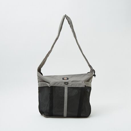 [^ԁF04509854009]gh̃h[XgOfUC̃V_[obOoBV_[Xgbv̓h[R[hƂŐnVNĒ\ƂȂĂ܂BA4TCY]TœeʂȃTCYȂyʂŁA^E[X͂̂ƁAsAEghÃTuobOƂĂ􂵂Ă܂BtgɂEꂼh[XgOdl̃bV|PbgĂ̂ŁACz̏AhNȂǂ[AƎoƂł܂B{̐n̓TTƂhCȑfފȂ̂ŁAǂȃX^COɂ}b`Bj킸g܂ByDICKIES/fBbL[Yz1922NAeLTXBtH[g[XC.N.EBA\E.E.fBbL[ݗ[NuhufBbL[YvBOg̖XqЂJҌEFAJnA1923NKHAKI[Npč^܂B񎟑풆ɂ͕ėR̐Ai]܂BAƒvAeLTX̐ΖJ҂̊ԂŐlCgBނ炪ŒpƂŁAfBbL[Y͐EIȃuhւƐ܂B1967Nɂ́A݂Ԃ́u874vaB1980Nȍ~At@bVƂĂڂA90ÑXg[gu[ŃXP[^[A[eBXgɎx܂Bł͍ƒłȂAEňuhƂȂĂ܂B