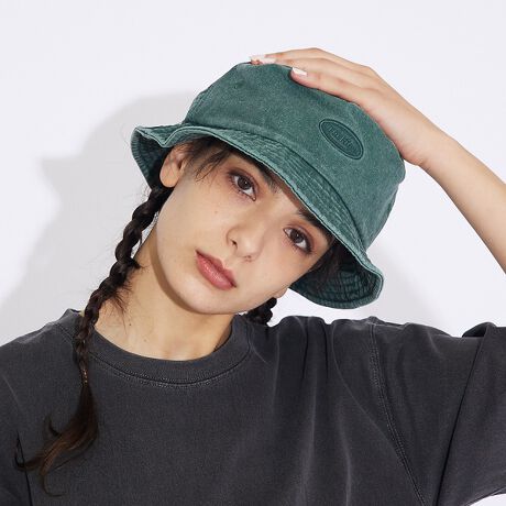 [^ԁF04509874025]oPbgnbgׁBsOgHꂽre[W̃{fBgÂꂽ悤ȕŃIVȎdオBnF̃~jStgɎhJꂽVvȃfUCŁAJWA/AJWn𒆐SɕLt@bVX^CɑΉyDICKIES/fBbL[Yz1922NAeLTXBtH[g[XC.N.EBA\E.E.fBbL[ݗ[NuhufBbL[YvOg̖XqЂJҌEFAJnA1923NKHAKI[Npč^܂B񎟑풆ɂ͕ėR̐Ai]܂BAƒvAeLTX̐ΖJ҂̊ԂŐlCgBނ炪ŒpƂŁAfBbL[Y͐EIȃuhւƐ܂B1967Nɂ́A݂Ԃ́u874vaB1980Nȍ~At@bVƂĂڂA90ÑXg[gu[ŃXP[^[A[eBXgɎx܂Bł͍ƒłȂAEňuhƂȂĂ܂B