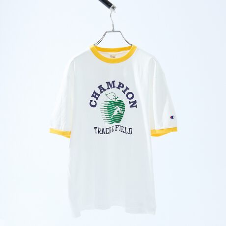 [^ԁF00503021015]uTRACK CLUBigbN Nujve[}ƂRZvgpbP[W̃CibvBɔzĐYꂽTXeiuȃAJȂgpBuXuvƌĂ΂\ʂɃ̂鎅gݍ킹~hEFCg̐nɂAhC^b`̃V[gX[uK[TVcłBI[ZeBbNȃVGbgŁAn̐FɎԂč𝆂ݍށupE_[Xm[EHbVvƂ􂢉HsABe[WeCXgoBNEW YORKےuThe Big AppleirbOAbvjvƃi[̎\vgfUCB̐RbgfނgpăNVbNȕ͋Col[^O̓RZvgpbP[WfUCłBuTRACK CLUBvƂ1970`80ÑAJ̗㋣Z̃Nu`[Ӗ錾tBuCHAMPION TRACK CLUBi`sI gbN Nujv́ÃX|[cX^CC[WAAJɂȂ񂾐ԁEE̃gR[uNEW YORKij[[NjvL[[hƂČɒĂNVbNȃX|[cX^CłB[J[iԁFC3-B336yChampion/`sIz1919NAj[[NB`FX^[ŒaADꂽ^\ƑϋvւAuXEFbgVcvČRwŽPpEFAɍ̗p܂BȌA`sÍAJbWṽAX[gBɈĂAS̐MlĂ܂BɃAX[g̗ōlAV̂ǋi=Champion 1stjEFAɏhĂ܂B