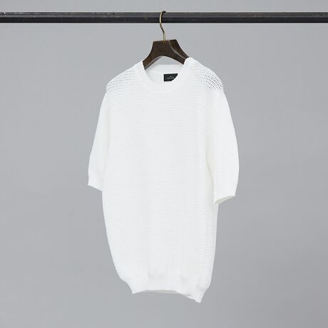 [^ԁF00508041002]yfށz򊴂̂|GXegpBό`̂׎pj҂݂ŁAVA[̕\܂܂BƂ_炩ȂAhCȎłByfUCzVvȃN[lbNŁAx[VbNȃTCYBhCȎ̓Ȏ\̎gƂŁA^bN̎q̂悤ȕ\ʊ܂Ă܂BTVcł͕\Ȃ\̓jbgȂł́BܗɎ{zF|CgɁByR[fBl[gzXbNXWPbgCi[ȂǁAYڃX^Cɍ킹₷ꒅBfjȂǃJWAȃACeƍ킹ĂoX₷AlȔACełB