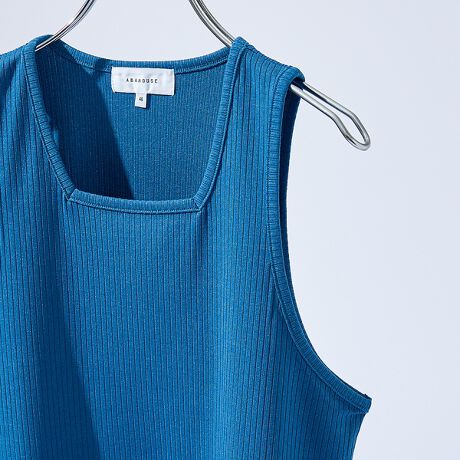 [^ԁF00506021005]C[hɕω^钼Iȋ́AAonEX̊ƂXNGAlbNBSn̂悢Xgb`Ɣ̂郊uDŁAlłp₷iȈꒅłByfށz_炩炩ȃZx[XBʊ̂eRfނŔ̗DꒅBVPbgH{AȂ₩Ȍ򊴂ii^Ă܂ByfUCz悭tBbĝXVGbgBj炵Ƃ肵񌳂oĂXNGAlbÑ^NgbvB򊴂oȂNAȕ\ʊɎdグAYڃX^Cɍ킹₷ꒅłByR[fBl[gzC[hX^Cɂ͌ȂACeBlXȃV[/X^CɎgĂꒅłBgh̃VA[ñgbvXVc̃Ci[Ƃđ劈Bfނ̃m[X[uTVc(iԁF00506021006)܂