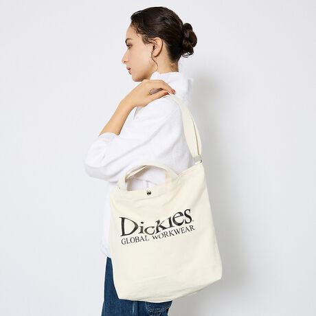 [^ԁF04509854051]JWAX^CグĂASvg2WAYV_[obOƑeʃg[gobOoꁞDETAILDickies̑㖼ł郏[Npcu874vB́u874vƓlA|GXeƃRbgaA|GXeƃRbg̗ǂƂT/CLoXfނgpAWAYV_[obOBBe[WCNŃN[Ȉۂ̃SvgVvȍ̃V_[obO͒ʋΒʊw₿ƂoAATuobOƂĂ劈􂷂邱ƊԈႢȂBA4t@CGyX[\ŏ[ɕ֗ȓ|PbgĂ܂BJ̓}OlbgdlŊJߊȒPBו̔яohƂɂZyďvAĂN[jO₷̂ŁAp܂B܂AWF_[XłĝŁAFႢłFBp[gi[Ƃ̃NR[fACeƂĂĂXXB؂Ȑlւ̃v[gƂĂœKłB2wayV_[BAG߃R[f35.5 31-40 }`12 荂7.5 V_[58-108肪󂭂̂ŃAEghAV[Ŋ􂷂邱Ƃ͂A]Ԃ⃍[hoCNgʋ΁EʊwV[ł􂵂܂BԂ̃JWAX^C͂As̃AXW[X^Cɂsb^BLC߃R[f̊OACeƂĂ݂₷Aėp̍ꂵACeBRZ߂āAEFXgʒuŃobOƂȂꊴUPBڐʒu邱ƂŁArʂB̓Xj[J[T_łƂƂJWAɎdグ݂āeʃg[gBAG߃R[f42.5 34.5-45 }`12 荂21Ԃ̃JWAX^C͂As̃AXW[X^Cɂsb^BLC߃R[f̊OACeƂĂ݂₷Aėp̍ꂵACeBA4TCYۂ܂Bx[VbNȂFWJȂ̂ō킹ACeI΂g܂B̓Xj[J[T_łƂƂJWAɎdグ݂āEA4Ήi22~31cm)FZEzi10~20cmjFZEybg{gi500mljFZEybg{gci500mljFZyDickies/fBbL[Yz1918NC.N.WilliamsonE.E.DickieA݂Williamson-Dickie Manufacturing company̑OgƂȂЂݗB4N1922NɌ݂̎ЖɉgBOIɘJ҂̃j[Yɉ邽߂̐s͂fꂽi̓AJSyɍLZĂBI[ZeBbNȃX^CƗDꂽ@\̗B[NEGA[ւ̃j[Y𐻕iɓew͂́A݂ɂ󂯌pĂ܂B݂ɂẮA[N}[Pbĝ݂Ȃ炸JWA}[PbgłEIɂ݂̑mĂĂ܂B