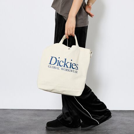 [^ԁF04509854051]JWAX^CグĂASvg2WAYV_[obOƑeʃg[gobOoꁞDETAILDickies̑㖼ł郏[Npcu874vB́u874vƓlA|GXeƃRbgaA|GXeƃRbg̗ǂƂT/CLoXfނgpAWAYV_[obOBBe[WCNŃN[Ȉۂ̃SvgVvȍ̃V_[obO͒ʋΒʊw₿ƂoAATuobOƂĂ劈􂷂邱ƊԈႢȂBA4t@CGyX[\ŏ[ɕ֗ȓ|PbgĂ܂BJ̓}OlbgdlŊJߊȒPBו̔яohƂɂZyďvAĂN[jO₷̂ŁAp܂B܂AWF_[XłĝŁAFႢłFBp[gi[Ƃ̃NR[fACeƂĂĂXXB؂Ȑlւ̃v[gƂĂœKłB2wayV_[BAG߃R[f35.5 31-40 }`12 荂7.5 V_[58-108肪󂭂̂ŃAEghAV[Ŋ􂷂邱Ƃ͂A]Ԃ⃍[hoCNgʋ΁EʊwV[ł􂵂܂BԂ̃JWAX^C͂As̃AXW[X^Cɂsb^BLC߃R[f̊OACeƂĂ݂₷Aėp̍ꂵACeBRZ߂āAEFXgʒuŃobOƂȂꊴUPBڐʒu邱ƂŁArʂB̓Xj[J[T_łƂƂJWAɎdグ݂āeʃg[gBAG߃R[f42.5 34.5-45 }`12 荂21Ԃ̃JWAX^C͂As̃AXW[X^Cɂsb^BLC߃R[f̊OACeƂĂ݂₷Aėp̍ꂵACeBA4TCYۂ܂Bx[VbNȂFWJȂ̂ō킹ACeI΂g܂B̓Xj[J[T_łƂƂJWAɎdグ݂āEA4Ήi22~31cm)FZEzi10~20cmjFZEybg{gi500mljFZEybg{gci500mljFZyDickies/fBbL[Yz1918NC.N.WilliamsonE.E.DickieA݂Williamson-Dickie Manufacturing company̑OgƂȂЂݗB4N1922NɌ݂̎ЖɉgBOIɘJ҂̃j[Yɉ邽߂̐s͂fꂽi̓AJSyɍLZĂBI[ZeBbNȃX^CƗDꂽ@\̗B[NEGA[ւ̃j[Y𐻕iɓew͂́A݂ɂ󂯌pĂ܂B݂ɂẮA[N}[Pbĝ݂Ȃ炸JWA}[PbgłEIɂ݂̑mĂĂ܂B