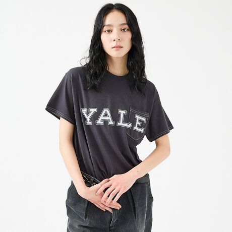 [^ԁF04500020504]The BOOK STORE / ubNXgA YALE SS POCKET TEE CF[w JbWS |PbgTVcTHE BOOKSTOREYALE UNIVERSITYCZXACeBtgɃCF[S|PbgɂăvgBg傫ڂŃAJNVbNȃ{bNXVGbgƐi߂Ȃł͂ȋȂFÉBƂnœȂKVKVƒpĒ܂BE{fBɂ6IX̃RbgfނgpBE悭ƂnA񃊃uƂȂĂ܂BEtgCF[SvgBEi߂ŐF\ĂׁAiɂ͂ȂjAXJ[BqR[fBl[grJbWACe̓AJWEX|[cEXg[gX^CƑQBfj`mpcAJ[Spcƍ킹ACeƂȂĂ܂BWPbg⍮ũCi[ɎgĂX^CÕANZgƂȂ܂ByYALE UNIVERSITY(CF[w)zCF[ẃAčRl`JbgBj[wCusɖ{uA1701Nn݂̎włB AJ̖wQACr[E[Oɏ8ŵ1ZłB̑哝̂Ȃǐ̐Ƃ͂߁AoρE܂߂eEŊ􂷂wҁAlyoAuƌ͂̒ṽCF[ƂB܂閧ЃXJEAhE{[YłLłBAJEJbWX^C̏ےƂYALE UNIVERSITÝAꂩt@bṼV[ɁAăCtX^C1ƂĒڂꑱĂuhCZXłBTM & ? Yale UniversityyThe BOOK STOREzAJł́AŵƂuubNXgAvƌĂԁBA{͑ʂɔĂ̂ǁAwZŕKvɂȂ镶[^AuU[AlN^CAW[YAp\R֘AAʂĂ͂ƂƋ܂ŔĂƂsvcŃ[eBeBȏꏊBThe BOOKSTORÉAȃubNXgAɔĂȁA邢͔Ă炢ȂƂACevf[XAX܂ȂvWFNgB