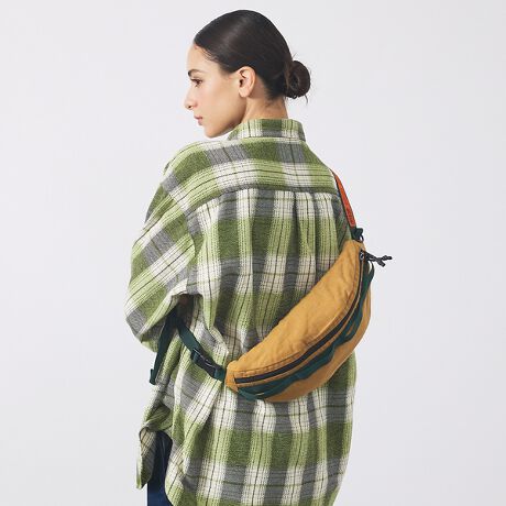 [^ԁF04510054302]V[Y킸A|PbgɎgVvCANVAS FUNNYPACKfC[LvAjOȂǗlXȃV[ŊBwʂ̃|Pbg̓X}zTCYŃV_[Xgbv̕tɂ͊DǕtłBzAX}zA500mlybg{gTCYŎg肪łBi􂢂{ƂŃRbgL̓KxȃGCWO܂ByWEEKEND(ER)&CO./EB[NG_[zgqgERgEmʂĐEɊL悤h𗝔OɌfƂŁA̒̃AEghAuhƂāAEB[NG_[𗧂グ܂BpIȃACe^E[XՂfUC܂ŁALfUC̃ACeWJĂ܂B