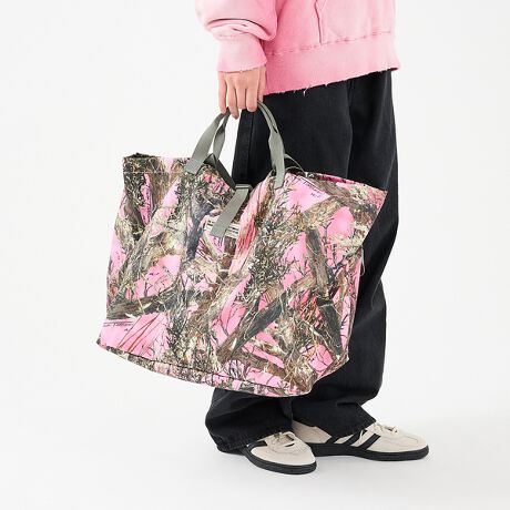 [^ԁF04509854330]fC[珬s܂ŕLgTCYLvȂǂ̃c[RlߍŎԂɃhJbςݍރC[W̃rbOTCYg[gobOV_[R͎莝pƌ|p蕽ƋẍقȂj[YɑΉłg[ǵAׂẲו^ׂ傫ȃobOȂ̂ŏT̂oɍœKłByizEB_lXGNXyGX̃[eBeB[obNL̃}`ڈȏ̎[͂𔭊܂B܂A[Ă܂Ƃ߃obNCobNƂĊpł܂ByTCYzF37cm@F42m@}`F20cmydʁz240gWILDERNESS EXPERIENCEiEB_lXGNXyGXj1973NɃAJEJtHjABɂđnƂAEghAMA[J[uWILDERNESS EXPERIENCEiEB_lXGNXyGXjvBgȓ̌hӖuhɂӂ킵v_NgQ͌50NォAEghApi|{̘V܃[J[ɂĐĂAx̍^tȃACeւƏ؂Ă܂BȃEB_lX獡̓^E[XŎg₷V_[obOЉB{