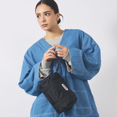 [^ԁF04510054401]yOUTDOOR PRODUCTSzAEghAV[ɂ劈ȃ~jh|[`oIyȃTCYȂ̂ŁAƂo◷s̃TuobOɂ҂聝jZbNXŎgfUCȂ̂ŁAJbvFBƂ̃VFA߂łByKEYWORDz#AEghA#BAG#V_[obOnCuhv`vł͂ȂASnǂByPOINTzE230AWBEfނ͒Ԃ蔖iC420DgpBERpNgȂו܂B@X}[gtH⏬̎[ɍœKEăV_[RtAnhŋCyɂ邭ĂobOłBySTYLINGzETVcƃfj̃JWAX^Cɍ킹āAȂꊴvXEs[XXJ[gƍ킹āAÐhMIXR[fyOUTDOOR PRODUCTS / AEghAv_Ncz1973NAAJC݃T[XɂăAgV[Z킪nƂAEghAuhB݂ł̓obOɉAJWAEFAAA_[EFAAV[YAvAXe[Vi[Ȃǂ̓pi𕝍LWJ郉CtX^CuhƂāAE60JȏňĂ܂B