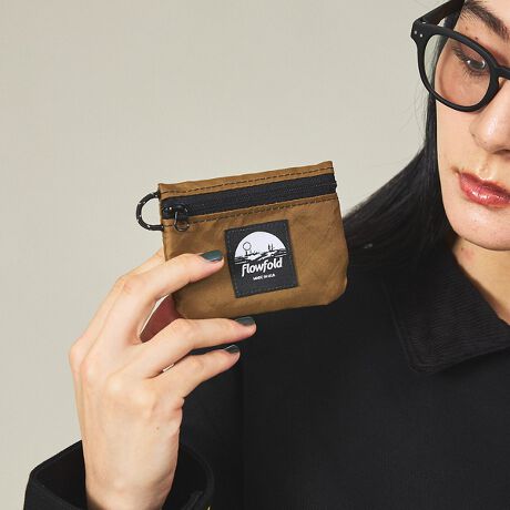 [^ԁF04510054501]Essentialist~jWbv|[`́A]̃EHbgXɑprȃACeKvȕɍœKBAJ[hAgؖACXCzAAANZT[AbveBbVȂǏȃACe[̂ɍœKȃ|[`łB̃TXeiuȃv_Ng̓ybg{g烊TCNꂽEcoPak?̐ngpϐEϋvɗDĂ܂B̕KiănhL[邱ƂA傫߂̃obO̒𐮗|[`ƂĂAV[Ŋ􂵂܂BR[i[ɐݒuꂽMA[vő̃obOL[z_[ɕt邱Ƃ\łByFlowfold/t[tH[hzFlowfold͂yA苭A蒷IɎgACe邽߂2010Nɒa܂BNɂ킽AVfށAVfUCTA`[ƃv_Ngg債Ă܂Bv_Ng̃Cibv̓EHbg1n܂AobOAobNpbNAg[gobNA|[`AăhbOMA܂ōL܂B̑SĂɂĎ3̊{葱Ă܂B\őϋv̂fށA̍Ntg}VbvAĂׂẴv_NgAJŐĂ܂BwTXeiuőϋv̂fށxw̍ElZxāwׂĂ̐i AJŐ邱Ɓxuhݗ̊{ƂĂ܂BǂA蒷v_NgƂ~bV̂ƁA iglR~jeB̓퐶コ鍂i̐i葱Ă܂BAJ