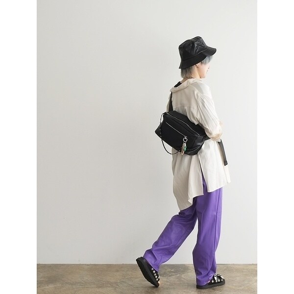 cheek / チーク】studs body bag/ショルダーバッグ/ユニセ