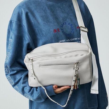 [^ԁF04519854001]G̗ǂ炩Ȑnő̂̃Cɉ悤ɃfUCɂȂĂ܂Btg̃Wbp[|PbgɂICJ[hP[XȂǎ₷̂[Bwʑ̃Wbp[|Pbgɂ͑厖ȏX}zȂǂTCYɁB{̂600ml̃ybg{g⃁CN|[`\eʂłB{̂̃Wbp[ƃtg|Pbgɂ̓X^bYłꂽR[hȂĂAJ₷͂̎AIȑɂȂfUCɂȂĂ܂Bncheek炵JtȃJ[BzȂǂqɂȂ炸A₷I`[7J[{Jrił̂悤ɕtĂAAWRBe[vxg͌򊴂̂V[gxgȂ̂ŃcUPB΂ߊ|A|ȂǃR[fɍ킹Ăgp܂ByfށEFɂāzْfɂĖ͗l̔zuʐ^ƈقȂ鏤i܂Bi摜Ǝł̓j^[yщ摜\̊֌WőFɈႢ܂̂ŗ\߂Bv̐n͌oN򉻂܂BߏȖCAԂłgp܂Ƒ̈ߗނւ̐FڂAFꍇ܂BTCY͊OłBƂłׁ̍̐̈ALq@኱̌덷ꍇ܂Bycheek/`[NzɃ`[N̂悤ȑN₩Ń|WeBuȃGlM[BJ[pbgg悤ȃJtȃfUCŖ̂ƂuԂʂȂ̂ɁB