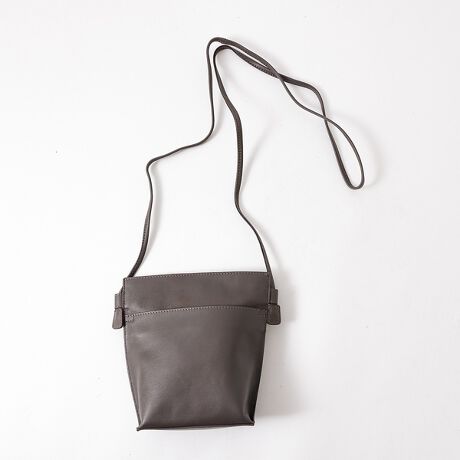 [^ԁF71509861016]yʂȋvgpAȂ₩ȎƎ₷𗼗BV_[xgɂU[̗pAJWAɂiɂގdオłBwʂɂ̓X}zȂǂTbƎoX[u|PbgAɂX[u|Pbg1zuARpNgȂ琮₷݌vBTCY͕KvȂ̂[ł▭ȃoXBƂOo⃏}CR[fɂ傤ǂTCYBԂh̑_ƂāA肰ȂX^Ciグ郌U[obOłB