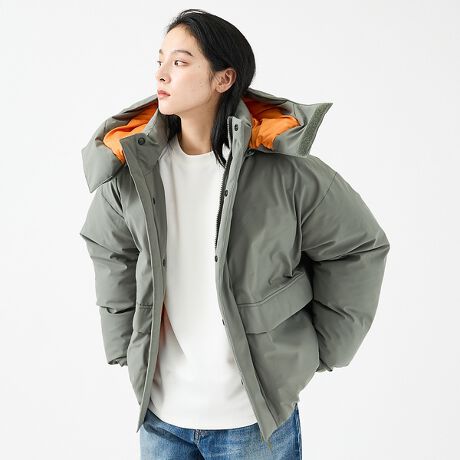 [^ԁF04519830501]\nɂ͎ЊJECOTECiTCN@\jɖh̍fނ2wɂ邱ƂŁA荂@\Ńn̂fނɎdグĂ܂BȂɂ͊z̊ϓ_VR_Eg킸ɃTCN|GXe쐬M@\t@Co[tFCN_Eł\[[^b`̗pĂ܂BtiSăTCNfނ̗p邱ƂŃGRȂ@\GR_Ep[J[łB̃e[}łMILITARYVINTAGE̗vfƂāAMA-1̂悤ȗnzFAt[h̎OAWX^[tȂ̂ŃX^COɍ킹p\łByFORTUNA / tHgDizuhɂ̗pfފJZpDZpnCNIeBȑl̃JWAEFAāBsȂAՓIȔJ`[𔭐MB