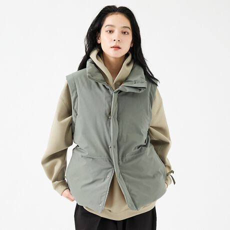 [^ԁF04519830500]㝛Lk̂ECOȋ@\fނ\nɍ̗p邱ƂŃXgXt[ɎdオĂ܂B\n̗ɂ͖hV[g\ĂAʂg͔QłIt@Co[_Eɂ̓IE~PṼ\[[^b`̗pĂ܂BԊOɂOł͒gȂAł͏Ȃ߂ȂKǋ܂BVGbg͂߂ŁAp[J[̏ォp₷fUCɎdグ܂B̃e[}łMILITARYVINTAGE̗vfƂāAMA-1̂悤ȗnzF EGXg␞ɃR[h邱ƂŁA낢ȃVGbgy߂1ɂȂĂ܂ByFORTUNA/tHgDizuhɂ̗pfފJZpDZpnCNIeBȑl̃JWAEFAāBsȂAՓIȔJ`[𔭐MB