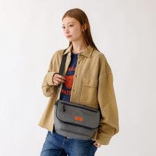 アバハウス(ABAHOUSE)の【UNIVERSALOVERALL / ユニバーサルオーバーオール】フラップミニ