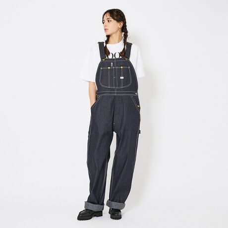 [^ԁF04510050001]LeeԐlC̃I[o[I[pcWbhfjIΐقǎ炵oNωoufjv̒ĂłB肪l܂fjI[o[I[fjI[o[I[No1!̃Xg[gVGbg{fT̕ɂ͂̃f߂܂ILee̒ԐlCI[o[I[u_K[Y I[o[I[v͐ꂽ͋C̃fjE_bNfނgpI[o[I[łBANZgƂȂẽXeb`O炵|PbggAuhSzꂽBe[Ŵ{^gȂǁAוւ̂ɖ͂܂B肰ȂS^OgtH[C|PbgAn}[[vAg|CgBVcAJbg\[AjbgȂǁAǂȃACeƂ킹₷AsɂƂ鎖ȂiAd󂷂dオ̃ACełB|CgELee\閼iAƕςȂfUCEjZbNXΉE|PbgLeê肰ȂsXl[EȂꊴVGbgEVjp\Ȗ{ifUCڍ׃ANZgƂȂẽXeb`O@\Iȃ|PbggAuhSzꂽBe[Ŵ{^gȂǁAוւ̂ɖ͂܂B肰ȂS^Ogn}[[vAg|CgBR[fBl[gVcAJbg\[AjbgȂǁAǂȃgbvXƂ킹₷A܂ɃI[V[Y񂹂fjTybgIꖇ΂ƂĂ֗ȃACełB̃TybgI[o[I[́AXg[g烏[NAĂꂢ߃JWAȃX^C܂ŕLV[ŊBTVcXEFbgƍ킹ĂƂƂJWAɁA܂̓uEXVA[gbvXȂǂƍ킹ĒƁÃfjTybgȂꊴÁ~hR[fȒPɊĂ܂IpvXV[gu[cȂǂ̃q[nɂIӎ̏íAJȂǂŎԂ▀CɂFڂ肷邱Ƃ܂B{ĩgbv{^͉NLeeilAtɎw͂܂Bׁ̈AuLeevŠlXƂȂĂ܂B1{1{Ă܂̂ŁA\߂B{i̓TtHCYEXL[ihkEhlWHj{Ă܂ɂEGXg1.5cmA҉2.5cmOk݂܂B̍ۂ̎Ԃ␅Ȃǂ̏󋵂ɂk݂͑Oサ܂BAЂƂ܂ẮA@̎gp𐄏Ă܂BTCY\Lڂ̐@́A􂢑O̐@ƂȂ܂B[J[i:LM7254yLee /[z1899NAw[fCrbh[AJ̃JUXBH.D.Lee.}[JX^CEJpj[ݗBHiЂƂăX^[gA1911NɎЍHł̖{iIȐYn Levi'sWranglerƕԐE3fjuhɁB[NEGAt@bVACeƂĂ̒jA1976NAJ200NՂɂƂȂAhLee RIDERSh͂߂ƂlXȁhLeehi{ɂЉȂǁA̎҂̊ԂŐȎx𓾂ďuԂɒԃACeƂȂ܂B`ŐṼeNmW[𓱓AVȋOՂW[YjɍރuhłBCfBS fFH170 B86 W61 H90 pTCYFL