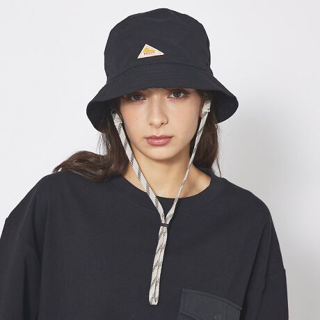 [^ԁF04510074002]|CgEǂ΂œ悯΍ɂœKAǂȃR[fBlCgɂ킹₷VvȃoPbgnbgEO\Ȋ{RtŕANeBuȃV[łSE^т₷[ɕ֗ȃ|Pb^udlEdlȂ̂ŉJłSjZbNXACeȂ̂Œjɍ킹܂ByKELTY / PeBzAJ̃obNpbNuhB̗j1952NAzƂ̃fBbNEPeBɂăAEghA̎ĐꂽuobNpbNvɎn܂BAEghAEX|[cƂoRƂ͈قȂVTO{ɓ`邫ƂȂuhBiNVJȃAEghAuhłB