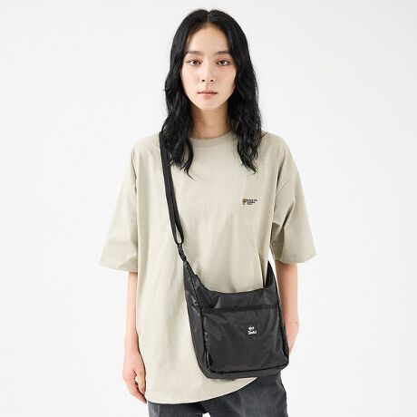 [^ԁF04510054004]yfUCzϐɗDAh@\̂ 66iC̃R[fgpRIPiCfނ̗pBŌyʂȂ߃fC[[X₷Aڂ䂭J[O|CgłBt̃Xgbv͎O\BOʁAɃ|PbgEL[OByWILD THINGSiChVOXjz1981NAoRƂ̃WE{[`[hƃ}[EjGɂĐݗꂽAEghAuhuWILD THINGSvB@\IłȂꂽfUC̐íAvoRƂt@bVyމ̐lXɂ܂ōLxĂ܂BߔNł̓AJRCɈߗސi[ȂǁAVȎтƐMςݏグĂ܂Bxgi