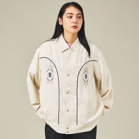 [^ԁF04510030601]V܃uhqPENDLETONiyhgjrAEGX^fBe[fWPbgoBNVbNȃ[N؂ւɁAD邾ŃV[Y[h܂ÃAE^[łBfj⃏[Npc͂AăXbNXƍ킹~bNXX^C߁BEGX^fBe[āAfj~u[cŃNVbNɂ܂Ƃ߂̂BCi[͖ñJbg\[T[}ŃVvɁBH~̓t[fBC[hāAXg[gvfvX̂ChXbNXƃU[[t@[ŁAWPbg̖ɃN[ȔvXBCi[̓^[gVcŕi悭܂Ƃ߂΁AlJWAȒȂɁBʖ킸AjZbNXŒp\ȃTCY͂łB̃n[fBOhJƃp[{^iDǂłBbN[[⃍JrADŒpĂƌtA̎̃EGX^WPbg͍ȂMIȃt@̊Ԃō]Ă܂ByPENDLETON/yhgz1909NISByhg̒ɎЖaэHnƂAlCeBuAJ̃g[fBOuPbg̐YJn܂BE[uPbgVcɑ\PENDLETONiyhgjuh̓AJ̗ǐSƌĂ΂Ă܂BPENDLETONiyhgj̑SĂ̏iɖDtꂽDl[ɂ́AuWARRANTED TO BE A PENDLETON(yhgił邱Ƃۏ؂)vƏĂ܂Bꂱ̂ςȂyhǧւȂ̂łB