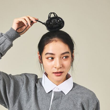 [^ԁF04510078006]̖삪ÂЂTCYŕI1976NPUMAAX[gpĂObvobOA~jobÕL[`F[ƂčČ܂BƂgȃtHƃRgXgpCsOAobOxg[vɕt邾ŃX^C̃ANZgɁBt@Xi[tC|Pbgɂ́ARCEbvECzȂǂ̏[\BuL[OvƂĂAug~j|[`vƂĂy߂AjZbNXΉ̖\ACełBTCYF 4.5cm ~ 6cmie 0.2LjJ[FPUMA BLACK / Glacial Gray-PUMA Black / For All Time Redij / Sweet PinkijfށFvʁFY / fB[X / jZbNXprFL[O / RCP[X / ~j|[` / obO`[J[WJPUMA BLACK̃ubŃAǂȃR[fɂ}b`Bmg[ł܂Ƃ߂ΉIȃ[hɁBGlacial GrayWO[ɃubÑCfAl̔J[BJWAɂLC߂ɂOKBFor All Time RedijDNȃbhBVvR[f̍Fɂ΁ACɍCBSweet Pinkij炩ȃsNƏi𗼗BtF~jR[f̃ANZgAtĂ̍Fɂ҂ByPUMA/v[}z1948NɃhCcŒaEIX|[cuhBvVIȃeNmW[ƐꂽfUCZAX|[cEFAXj[J[AANZT[܂ŕLWJĂ܂BTbJ[AjOAg[jOA[^[X|[cȂǑʂȕŃgbvAX[gT|[gAt@bVV[Ƃ̃R{[V{B̃ACRjbNȃSƓƎ̃X^ĆAXg[gX|[c܂ŐEňĂ܂B