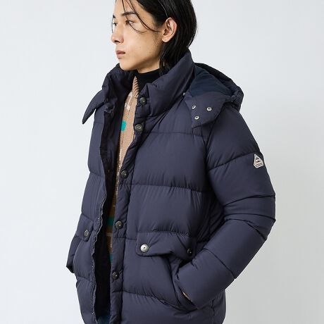 [^ԁF04519830001]Xeb`X݌v~eʃ|Pbgŋ@\ƃ~j}𗼗BPyrenex ̉IŐꂽfUC̃_Ep[J[B炩ȃVGbgBE傫߂̃tbv|PbgڂApƃfUC𗼗A[oX^CBEyʂȂ獂ۉւAt`_bN_EgpiPyrenex ʎdljBE_炩Xgb`̂VFfނŁAĝɎRɂȂ݂W܂B R[fBl[gJWAhFChfjƌjbgɃXj[J[킹邾ŁAȂꂽsX^CBXg[ghFJ[Spcƃo[XEB[unXEFbgŃtɒ̂BVvhFubNXbNX{^[glbNjbgŁAmg[̃~j}R[fɁB~̒ʋ΂ɂaȂnވꒅłByPYRENEX / slbNXztX̃sl[R̘[TEZx(Saint-Sever)ɂāAт𐶎YЂ 1859 NɑnƂPYRENEX(slbNX)BTEZx̓tHAO̎YnƂĉBł͗LȒnŁAslbNXЂ͑nƓA HpƂďꂽ̖тpA|zc▍Ȃǂ̐Qނ̐Y𑱂Ă܂Bsl[R̘[ƂCۏň_bŃAsbLOꂽ_E͔ɍtBOp[Aۉ̍_E܂܂B1960NɃVtȂǂ̃Lvpi͂߂Ƃ{iIȃApi̐Yn߂slbNX́AOEM [J[ƂėlXȃuhƃ^bOg݁AẪmEnE~ςA1990NォuPYRENEXv̖uhX^[g܂B݂ł͎fUCi[Ƃ̃R{[Vv~ACWJAt@bVV[ӎioĂ܂Bp̒cXSݓXAZNgVbvɃR[i[WJȂǁAtX\_EuhւƑ傫WĂslbNX݂͌łє̔Q̐Y𑱂ĂAEIɂ͒т琻i܂łтĎЍHŐYĂ_Ȇ[J[łB `jWA