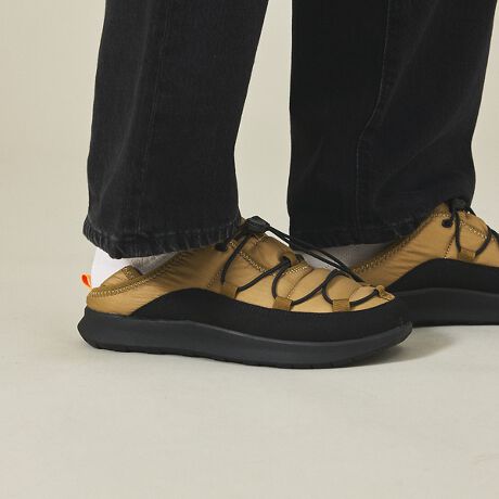 [^ԁF04510055000]MODEL:BUMPY WINTER RF0483ƂC\[A~BUMPYB݂̂iCAbp[ƕ\ʂNёfނ̃C\[gpA~dl̃Jo[T{T_łB𓥂łオė2WAY^CvŃTCYp̃h[R[hgď܂Ƃ߂邱Ƃ\łB^E[X͂ALvɂœKBuv_EWPbgH~ɗ߂̒gT_ AEghALvR[fɂ҂BUMPY WINTERoB_Ê悤Ȓgŕۉ߁Bfŗ₳Sn͂̃LeBObNV[YłBXb|^CvɂȂEyXȂ̂ŁALvł̃egV[YƂĂ֗łBT_ƊAu[c𗚂͎̂ԁBȌC𗚂̂ȎɂߏCyɊOoł܂BItBXȂǂ̕ig͂AsAEghAȂǗlXȃV[ő劈łBMtgɂ߂łBA[`T|[g݌v̌`ɗDtBbg闧̓IȃfUCBA[`xAɂ鈳͂ϓɕUĂ܂Bos[\[THE BUMPY SOLEEΏ̂̓ʉ\[s^bƂ͂܂ċCAVõJo[T_Bu΂vu^тɂvȂǂȂǁAJo[T_́gƏh ƂƂɃs^bƂ͂܂AVJo[T_uhłBԂ̓́AfR{RAEg\[Bdˍ킷ƂŃYɂARpNgɂ܂Ƃ߂邱Ƃł܂Bo蒆d˂T_𑩂˂@\* tĂ̂ŁAKȗSnǂłCyɎ^ԂƂł܂B