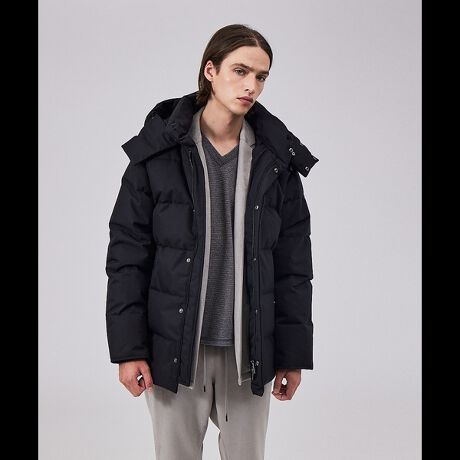 [^ԁF04519830005]PYRENEX\郂fAbvO[h~hOXŃrWlXV[łpł閜\AE^[̃xtH[́AxɐDꂽ|GXẽMoWɃLgXeb`{VvȃfUC̃WPbgłBtg{^͕\ɌȂfUCɂAE\ȃt[hɂ̓t@[tȂƂŃR[fBlCg₷VvȃfUCɂ܂B܂Ad˒ۂɂȂ悤A{l̑̌^ɃtBbg₷TCY͂łBS̓IɃ_Ẽ{[͂}Ă܂ByPYRENEX / slbNXztX̃sl[R̘[TEZx(Saint-Sever)ɂāAт𐶎YЂ 1859 NɑnƂPYRENEX(slbNX)BTEZx̓tHAO̎YnƂĉBł͗LȒnŁAslbNXЂ͑nƓA HpƂďꂽ̖тpA|zc▍Ȃǂ̐Qނ̐Y𑱂Ă܂Bsl[R̘[ƂCۏň_bŃAsbLOꂽ_E͔ɍtBOp[Aۉ̍_E܂܂B1960NɃVtȂǂ̃Lvpi͂߂Ƃ{iIȃApi̐Yn߂slbNX́AOEM [J[ƂėlXȃuhƃ^bOg݁AẪmEnE~ςA1990NォuPYRENEXv̖uhX^[g܂B݂ł͎fUCi[Ƃ̃R{[Vv~ACWJAt@bVV[ӎioĂ܂Bp̒cXSݓXAZNgVbvɃR[i[WJȂǁAtX\_EuhւƑ傫WĂslbNX݂͌łє̔Q̐Y𑱂ĂAEIɂ͒т琻i܂łтĎЍHŐYĂ_Ȇ[J[łB 