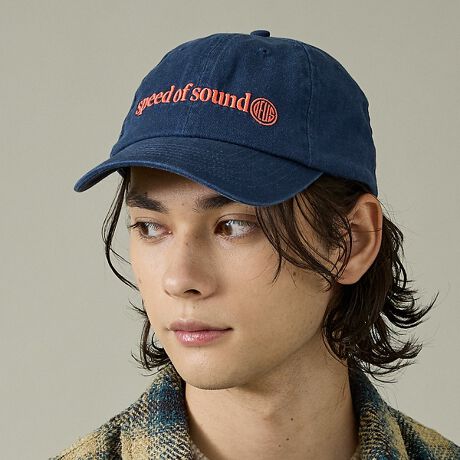 [^ԁF04510074505]VvȂۓIȃSڂJWALbvB_炩Ȃ̃{fBɁAN[ȃtHgŃbZ[W񂾃~j}fUĆAǂȃR[fBl[gɂ݂₷AgɍœKłByDeus Ex Machina/fEXGNX}LizeŃ}V[猻ꂽӖfEXEGNXE}LíA2006NɃI[XgAŒa܂BuhƂgɗ܂炸ɁA܂ɃJ`[̂̂ƌuhłBނ̊JIȃ}ChJ`[ւ̏M͐ẼJ`[ӎ̍lX𖣗Ăт܂BPɃnhrg̃JX^oCNp[c̔̂ł͂ȂANGCeBreBƂ̂邽߂ɃX^[g̃uh̓NẃAoCNAT[tBAXP[g{[ĥ݂悤ɌX̃}[PbgƂđ݂ȑÓASẴJ`[xɊyłĂыNĂ܂BȐlŁA}V[yސlXyNgǂȐlł󂯓BׂĂ󂯓邱ƁA{ł邱ƁAMIł邱 ? ̃VvŐȓ|uh𐢊EɌĂ΂̂łBނ͉]ARɉ鎞Ɂuv͂ȂƁBVhj[ɑXܖڂI[vĈȗAނ͓Ǝ̃t[o[𐢊Eɂ炵ĂBVhj[oALAA~mAēɁB