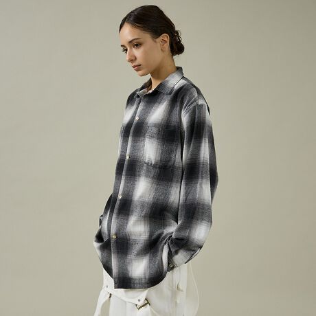 [^ԁF04519810401]1960NTOWNCRAFTVcƂɃAbvf[g܂BߔN^ENtg̃IuVc͌ÒsŃv~AȃACeƂĎ肴Ă܂BXLTCYx[XɑEEt̊px𒲐܂̗ǂ{bNXVGbgɎdグĂ܂B悢h[vŒSn悭oNωy߂܂BEԂȋ݂ƃEh`̋|Pbg̃fBe[ADvŒJȖDグłBEñIu`FbÑ͓A[JCux[Xɂ܂BEהԎŉAẽg[Ɠȕ\Č܂BE悢݂̃tlnBEtl\ʂ̔Nт͌oNωy߁AĜ悢SnEA[z[EEeȂǖD킹ׂĐD蕚DŎdĂ܂BEْf́A𒚔JɊmFgA݁A[NÂׂẴp[c̕AEăJbeBOByTOWNCRAFT/^ENtgzTOWNCRAFTi^ENtgj́A1940N1990Nɂă[lXgÃXgAuhƂċPjAÂǂAJےĂ܂B1990NɁA̗j͖܂ÃA[JCuCXs[V󂯁AVCAbvWJBB́AÒm̑f炵A[wсÃfUC\[XɂKŒSn̂悢m{TOWNCRAFTɃvr[Ă܂B