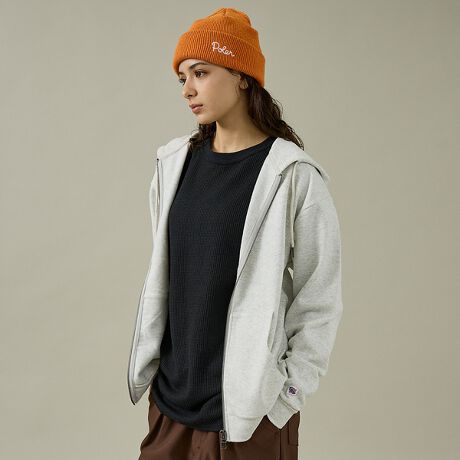 [^ԁF04519820104]\n̓JmRڂŏiȕ\An͏_炩ȃt[XłۉmۂtWbvp[JB1ŌyAE^[oƂĒ̂ŁAH`~̓WPbgɁA^~̓R[gVFWPbg̃~hC[ƂĊ􂵂܂BLk̂fނœ₷AԂ̒pKBVvȂƑ̃uzFANZgɂȂAJWA炫ꂢ߂܂ŕLΉByJEMORGAN LONG JOHNS/WF[C[[KOW[Yz1945NɃyVojABŏȒ̖DHƂĐݗBX^[g̓AEghAp̃Ci[ƂĒpAۓIȃX|[c`[ČR̃Ci[ƂĂ̗p܂B90Nɓƃt@bVACeƂĈʓIɒpAuT[}ƌJEMORGANvƌقǐEIɂ̃uh͐ZĂ܂BۉE LkE G̗ǂȂǍōĩT[}EFAƂčLmA݃pbNTłȂAJJWAx[XƂACe𕝍LWJĂ܂B