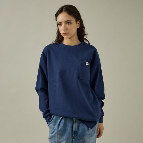 [^ԁF04519820103]\nɃJmRڂ̐nAnɏ_炩ȃt[XgpAH~ɂ҂̃N[lbNOX[uTVcBڂ͂ƂXEFbgCNȎȂAt[XƕۉmہBDAԂ̒płKłB|PbgɂBRANDby炢AVvȂANZǧfUCɁByJEMORGAN LONG JOHNS/WF[C[[KOW[Yz1945NɃyVojABŏȒ̖DHƂĐݗBX^[g̓AEghAp̃Ci[ƂĒpAۓIȃX|[c`[ČR̃Ci[ƂĂ̗p܂B90Nɓƃt@bVACeƂĈʓIɒpAuT[}ƌJEMORGANvƌقǐEIɂ̃uh͐ZĂ܂BۉE LkE G̗ǂȂǍōĩT[}EFAƂčLmA݃pbNTłȂAJJWAx[XƂACe𕝍LWJĂ܂B