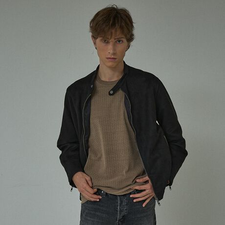 [^ԁF00510030005]yfށzXG[ȟƋNъō̂_{[jbgfށBɏ_炩ȃ^b`ƃXgb`ŒSnQBKxȃn邽߁A`ۂYȌłByfUCzVOC_[X̖fނ̏_炩ŏiɏ؂ꒅB_{[jbgŏ_炩J[fBKoŒpł܂BZIPɂ͑jjbgŖU蕿āA肰ȂANZgɁBZIPeɂ͋ʏoR[hgpfUCɌ݂Ă܂ByR[fBl[gztȃJWAX^COYڂȃX^CO܂ŕL킹ĂꒅłBTVcVc̏ォJ[fBKoŒpł܂BZbgAbvō킹X}[gȃX^CXXBfނ̃WPbgJ[fBK(iԁF00510023005)fނ̃C[W[pc(iԁF00510059005)܂BCgO[ fFH186 B84 W66 H88 pTCYF48ubN fFH186 B84 W66 H88 pTCYF48