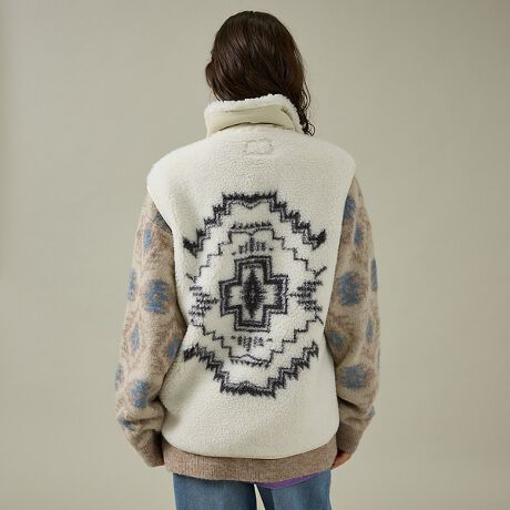 [^ԁF04510030602]D邾ŃX^C܂APENDLETONȂł͂̃WK[hfUCByPENDLETON / yhgzAuhےlCeBuWK[h̗p {AX^hxXg oB݂̂{Afނ͏_炩ۉAH~V[Yɂ҂Btg̓WbvdlŒE₷AyAE^[Ci[xXgƂĂ􂵂܂BjZbNXŒpł閜\ACeŁAfUCƎp˔ꒅłBEPENDLETONԃWK[hp^[EyʂۉɗDꂽ{AfށEX^hJ[dlEjZbNXΉR[fBl[gfj`mƍ킹āAAEghACNȒȂɁBVc⃍T̏ɐDāAH̃CgAE^[ƂāBR[gWPbg̃Ci[ɏd˂āA~̃C[hX^Cɂ߁ByPENDLETON / yhgz1863NnƁAAJ\V܃E[uhBlCeBuAJ̓`IȕꂽE[uPbgŗLBiȑfނƃNtg}VbvՂɁAApANZT[܂ŕLWJAAEghA⃉CtX^CV[ŐE爤Ă܂B#PENDLETON #yhg #xXg #{AxXg #WK[h #X^hxXg #jZbNX #AEghA #lCeBu