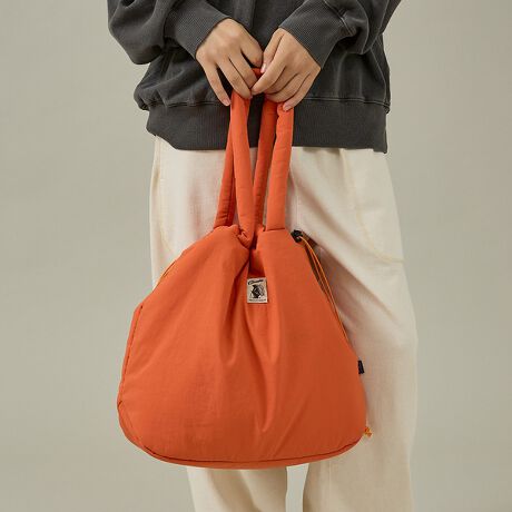 [^ԁF04519854123]}tB̂悤Ȃӂ蒆ȓ̃pfbg}tBV[YBNbV̂悤ȃ{[傫߃g[gBPOINTEh[R[hiƋВƂĂg2WAYdlBE}`13Z`Ƃ߂Ŏ[́yCOBMASTER/Ru}X^[zRu}X^[́A1971NɃCMXŐ܂ꂽAW[uhBuh̃[cł1970ÑCMX̃AEghAV[ɒʂAgȃGbZXRu}X^[Ǝ̃W[X^CāB[RZvgɁuJWAȋ@\vfAW[KɂACeWJĂ܂BRu}X^[1970NɃCMXŐ܂ACOB BEAR̃N}̃}[NňĂAEghAuhłBA~t[tiCfނ́uGEMPACKvn߁AgAEghAKɂhlXȃACeWJĂ܂Bꂩ甼IAłuh̃[c؂ɂA CtX^CɊYlXȃACeWJĂ܂B