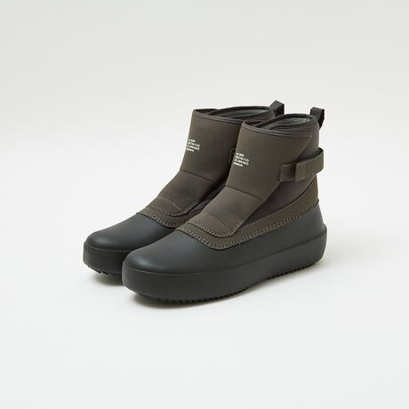 [^ԁF00513062005]głEB^[V[YɊϑ[cɎEB^[V[ỸmEnEfC[[XɎdグꑫBEȒPȃAbp[\ƁAyʂŖĥ闧̐^EVÃ\[gݍ킹dlłBCɕXŗDꂽh𔭊KX@۔zo[𓋍ڂ~j}ȃu[c^CvłB[J[iԁFET013y810s / GCgeXzSYƂ̔WɂhvĂŁA140Nȏ̒̂ȂЂނɌC葱Ă遃MOONSTARi[X^[j烍[`ꂽ810sBuh̗ŔA{ŁuځvӖ8/10 = eight-tenthś̗B~[V[YŌmpV[YȂǂ̃v[XV[Y̐YŔ|mEnEAÂ̂łV[Yɍč\z钍ڂ̃v_NgCłB