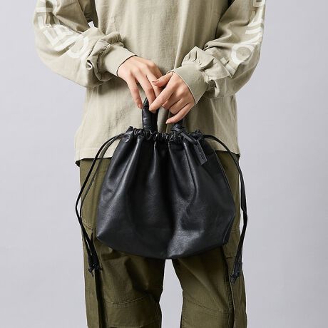 [^ԁF04510054115]ŕ\ς郆jZbNXobOBARUTEMIKAiAe~JjɂiJ^iȁjnh̋ВobOiARM-32jBȂ₩ȃU[{fBƂӂ炵nh̃RgXg[hȈۂAВCjOŒg̏oꂪX[YB莝E|E΂ߊ|̂܂݌vŁÃfC[ɏiȔY܂Bȓnhފۂ݂Ɨ̊ŁAp[hɉf}`10cm̂łƎ[ł܂BВ̕RIɂ邱Ƃ\łBВCjO{h[XgOŃZLAڂ𒲐\Ƃ肠{fBŕKv[łpVvȊOςɑ΂ē͎d؂E|PbgŐ₷dl\ȃXgbvŎ莝V_[֎݂ɐؑւ~j}ȋƗfފŒj킸g郆jZbNX݌vR[fBl[gJWAXg[gFI[o[TCYT{~^[pcɌ|ŃtɁBВ̊ۂ݂Ƀ\tgȔvX܂[hg[FI[ubÑR[g^ChpcɎ莝ō킹Afފ̃RgXgX^CɁBtF~j~bNXFOs[X{V[gu[cɍ킹āA傫߃obOŊOƏ{̑Δ䂪܂܂BsEfC[F΂ߊ|ŗ󂯂ăANeBuɁB|PbgɋMdi𕪂Ď[Ύg聝̃RcFВ͂߂ɍiƃU[CꂢɏoĂ胂[hɁB[߂ɍi΃tȈۂɕω܂ByARUTEMIKAiAe~Jjz~j}ȔwƊmȃNtgZv_NgWJuhB\zIȃfBe[Ɠł̎g₷𗼗݌vŁAIȃX^CɓރACeĂĂ܂B#ARUTEMIKA #Ae~J #ВobO #iJ^nh #ARM32 #nh #jZbNXobO #[hX^C #~j}fUC #fC[[X #U[obO #h[XgO