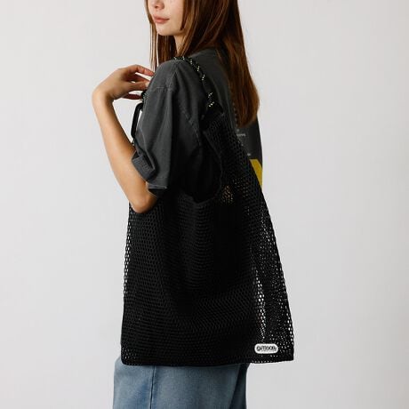 [^ԁF04520054402]yʂŒʋC̗ǂbVfނgpVbp[obOBi`ȓAGߊ̂fUCłBVvȂghAg͂ATuobOGRobOƂĂ􂵂܂ByOUTDOOR PRODUCTS / AEghAv_Ncz1973NAAJC݃T[XɂăAgV[Z킪nƂAEghAuhB݂ł̓obOɉAJWAEFAAA_[EFAAV[YAvAXe[Vi[Ȃǂ̓pi𕝍LWJ郉CtX^CuhƂāAE60JȏňĂ܂B