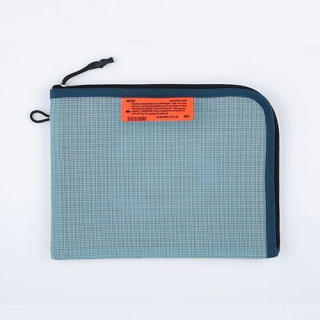 [^ԁF04520078008]PVCŃR[eBOꂽd߂̃bVngpA5TCY̐V^̑prɎgtbg|[`łBt@Xi[LɊĴŏoꂪ₷₷̂֗łBA5TCỸm[g܂yWEEKEND(ER)bEB[NG_[zTyޗVтe[}ɃCtX^CĂWEEKEND(ER)̃VbvłBVfUCAV}eAAVt@NVAV}b`OWEEKEND(ER)͂ƈႤTyނ߂̐VĂ܂B