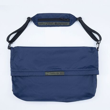 [^ԁF04520054027]̃iCngpCgEFCgȃpbJuV_[obOłBTRbVAg[gobOAV_[obO@Ǝg3WAYdlłBTRbV̒ɃobO{̂[ăRpNgɎ^сAו璆̃obOoăGRobOƂėpł܂BTRbVAg[gobOƂĂꂼʁXɎgp邱Ƃ\łBV[ɍ킹ėlXȎgłyʃobOłByWEEKEND(ER)bEB[NG_[zTyޗVтe[}ɃCtX^CĂWEEKEND(ER)̃VbvłBVfUCAV}eAAVt@NVAV}b`OWEEKEND(ER)͂ƈႤTyނ߂̐VĂ܂B