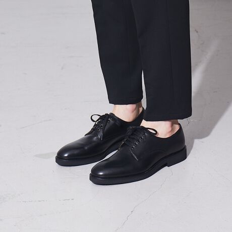 [^ԁF52021901114]AEg\[yEVAɂ邱ƂŁAyʉƃNbVjO̗ǂBAbp[͖{vgpĂ܂̂ŁAoNωy߂܂B~j}ȃfUCłAoXJ[OɂđɃANZg^܂BTCYɂ EʓIȃXj[J[ƔrĂ悻0.5cm`1cm傫Ă܂BEx.i27.0cm𗚂ẮASIZEF42(26.0cm)xƂlBE^Al͂܂̂ŁA܂łQlxɂl܂B