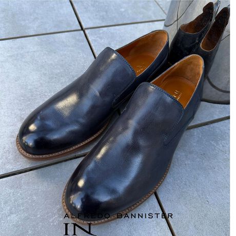 [^ԁF52021902318]yfUCzꂽtHƃU[̌򊴂AɏivXXb|V[YBb̕ɂ̓S{Ê₷Aܐ̔Ԃ⍂߂ɐݒ肷邱Ƃő^тX[YŉKȗSnBYڃR[fJWA܂ŕLV[ɑΉ閜\ȈꑫłByfށzNVbNICU[(v)gpBICƊ܂܂Ă̂ŗނقǌoNωy߂܂Bi摜́A̓p\RȂǂ̉{ɂAۂ̐FƈقȂČꍇ܂B炩߂BTCYɂāEʓIȃXj[J[ƔrĂ悻0.5cm`1cm傫Ă܂BEx.iXj[J[27.0cm𗚂ẮASIZEF42(26.0cm)xƂlBE^Al͂܂̂ŁA܂łQlxɂl܂B