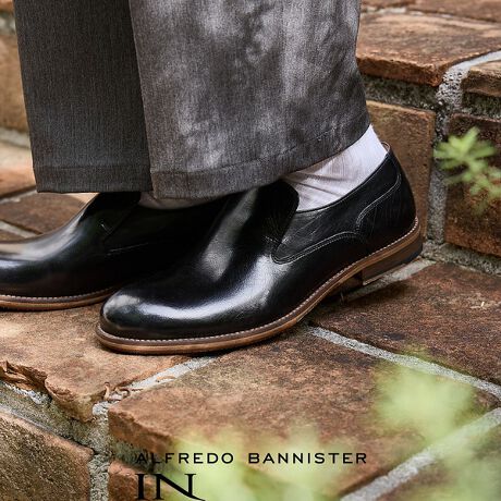 [^ԁF52021902318]yfUCzꂽtHƃU[̌򊴂AɏivXXb|V[YBb̕ɂ̓S{Ê₷Aܐ̔Ԃ⍂߂ɐݒ肷邱Ƃő^тX[YŉKȗSnBYڃR[fJWA܂ŕLV[ɑΉ閜\ȈꑫłByfށzNVbNICU[(v)gpBICƊ܂܂Ă̂ŗނقǌoNωy߂܂Bi摜́A̓p\RȂǂ̉{ɂAۂ̐FƈقȂČꍇ܂B炩߂BTCYɂāEʓIȃXj[J[ƔrĂ悻0.5cm`1cm傫Ă܂BEx.iXj[J[27.0cm𗚂ẮASIZEF42(26.0cm)xƂlBE^Al͂܂̂ŁA܂łQlxɂl܂B