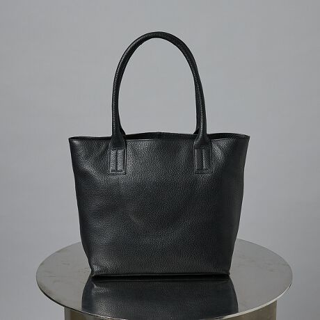 [^ԁF52021942017]yfUCzVvȃfUCrWlXg͖ܘ_AIEItpłg郌U[g[gobOBX}[gȃfUCȂA4TCY܂[́B}`傤ǂTCYŐ܂肽ݎP␅Ȃǂ̂΂镨oꃉNNłBV{\tgȃU[͏ڗɂfC[ɂg܂ByfBeB[zEC|Pbg(JɃ}Olbgt)Et@Xi[|Pbg~1EI[v|Pbg~1yfށzV{\tgȋvgpBłƂ肵^b`܂BCh