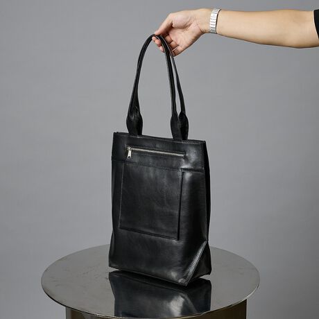 [^ԁF52501051108]yfUCzꌩVvȃobOłAwLTS^(Zp`)ɂȂĂAɂ͖fUCg[gobOBh߂̂`AĂ邾Ń|CgɁBA4TCYTCY+ł|PbgĂ̂ŗeʂ΂܂ByXybNzEC|Pbg(JɃ}Olbgt)Et@Xi[|Pbg~1EI[v|Pbg~1EAEgt@Xi[|Pbg~1(^e20.3cm R17.5cm)E̋xϐ 661j[gi60kgjyfށzKxɉ̂_炩̋vgpĂ܂BubN:bNX̂_炩X[XU[BubN1:RŏԂȃV{̂\tgȃU[Bv̎𐶂\ʉĤĂȂZރX[XU[gpĂ܂BGꂽ܂܎gpƈڐ̉\̂łӂ i摜́A̓p\RȂǂ̉{ɂAۂ̐FƈقȂČꍇ܂B炩߂BTCYɂāEʓIȃXj[J[ƔrĂ悻0.5cm`1cm傫Ă܂BEx.iXj[J[27.0cm𗚂ẮASIZEF42(26.0cm)xƂlBE^Al͂܂̂ŁA܂łQlxɂl܂B