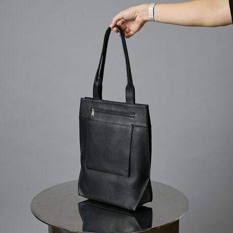 [^ԁF52501051108]yfUCzꌩVvȃobOłAwLTS^(Zp`)ɂȂĂAɂ͖fUCg[gobOBh߂̂`AĂ邾Ń|CgɁBA4TCYTCY+ł|PbgĂ̂ŗeʂ΂܂ByXybNzEC|Pbg(JɃ}Olbgt)Et@Xi[|Pbg~1EI[v|Pbg~1EAEgt@Xi[|Pbg~1(^e20.3cm R17.5cm)E̋xϐ 661j[gi60kgjyfށzKxɉ̂_炩̋vgpĂ܂BubN:bNX̂_炩X[XU[BubN1:RŏԂȃV{̂\tgȃU[Bv̎𐶂\ʉĤĂȂZރX[XU[gpĂ܂BGꂽ܂܎gpƈڐ̉\̂łӂ i摜́A̓p\RȂǂ̉{ɂAۂ̐FƈقȂČꍇ܂B炩߂BTCYɂāEʓIȃXj[J[ƔrĂ悻0.5cm`1cm傫Ă܂BEx.iXj[J[27.0cm𗚂ẮASIZEF42(26.0cm)xƂlBE^Al͂܂̂ŁA܂łQlxɂl܂B