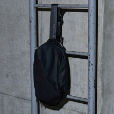 【軽量、撥水】9L 素材切替 ユーティリティ スリング ボディバッグ
