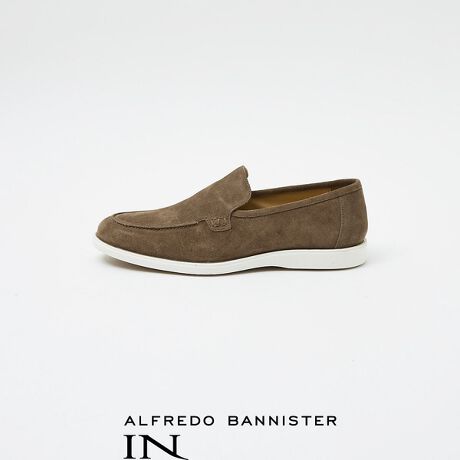 [^ԁF52021902414]yfUCzVvȃXb|ȂAbp[̃Xeb`ȂǍׂANZgɂȂĂ܂B\[̓o[\[Ȃ̂ŃXj[J[oŕ₷̂BC\[ăCG[̃NbV邱ƂɂAÊ肰Ȃ|CgɁB\[u₩ȈۂvXĂ̂ŁALCڂJWA܂ŕLgꑫłByR[fBl[gzfUC̓I[\hbNXȃXb|Ȃ̂ŁAԂɃWPpX^CXbNXŃLCڍ킹߁BĂ̓V[gpcŃ][geCXgɌ߂ĂBy@zZgy\[zo[yEBYíjzEi摜́A̓p\RȂǂ̉{ɂAۂ̐FƈقȂČꍇ܂B炩߂BTCYɂāEʓIȃXj[J[ƔrĂ悻0.5cm`1cm傫Ă܂BEx.iXj[J[27.0cm𗚂ẮASIZEF42(26.0cm)xƂlBE^Al͂܂̂ŁA܂łQlxɂl܂B