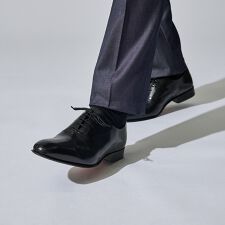 セミスクエアトゥ ホールカットシューズ