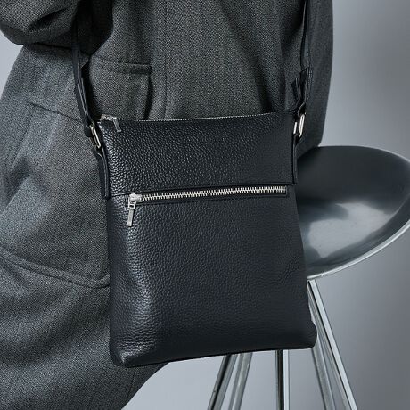 [^ԁF52021942022]yfUCz傫Ȃ傤ǂTCYƂoɏd󂷂V_[obOBVv~j}ȃfUC͑l̃ItX^COɟvXĂ܂BX}[gȃfUCȂ畝̍L|PbgƊO|PbgA[͔QBV{\tgȃU[͏ڗɂfC[ɂg܂ByfBeB[zECt@Xi[|PbgEt@Xi[|Pbg~1EI[v|Pbg~1EOt@Xi[|Pbg~1yfށzV{\tgȋvgpBłƂ肵^b`܂Bi摜́A̓p\RȂǂ̉{ɂAۂ̐FƈقȂČꍇ܂B炩߂B